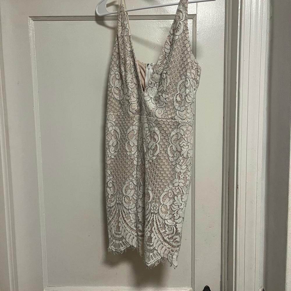Tobi Lace Dress in Cream and White